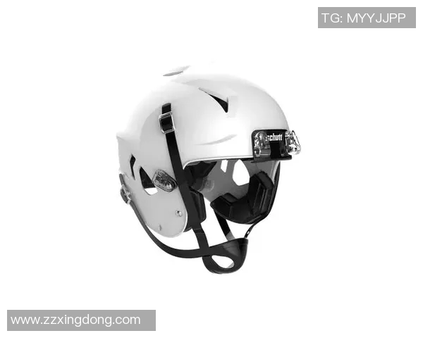 足球明星如何在比赛中巧妙佩戴头盔保护自己安全与风格并存