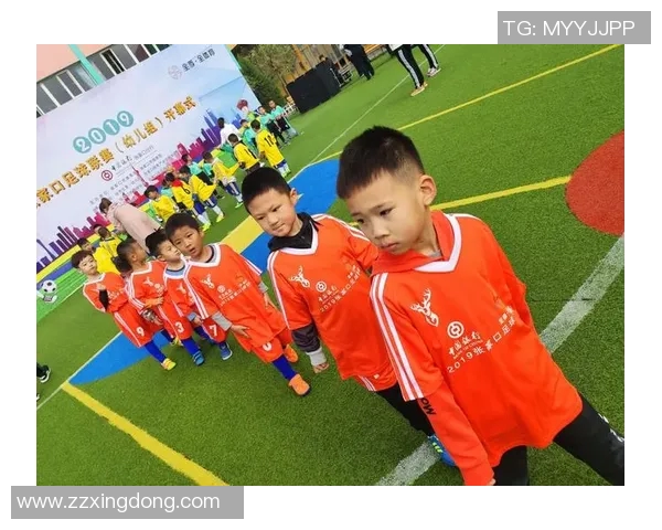 足球明星挥手瞬间集锦全景图文展示让你感受他们的魅力与风采