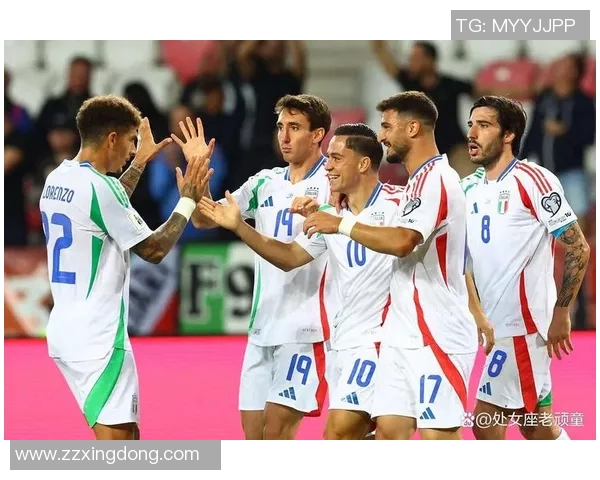 足球场上的可爱风暴那些爱卖萌的明星们的趣味瞬间与精彩表现 足球场上的可爱风暴那些爱卖萌的明星们的趣味瞬间与精彩表现